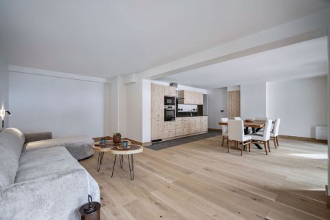 3 bedrooms Apartment in Les Belleville, France No. 99558 5