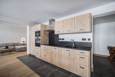 3 bedrooms Apartment in Les Belleville, France No. 99558 4