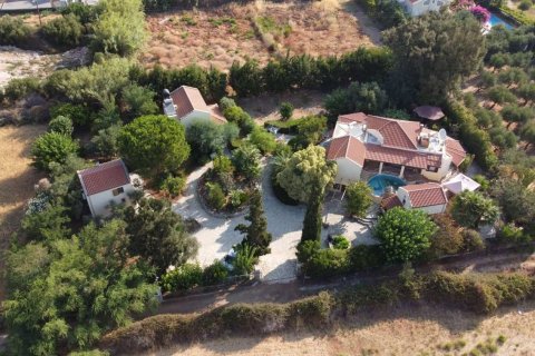 Коммерческая недвижимость с 7 спальнями в Ханья, Греция №23852 4