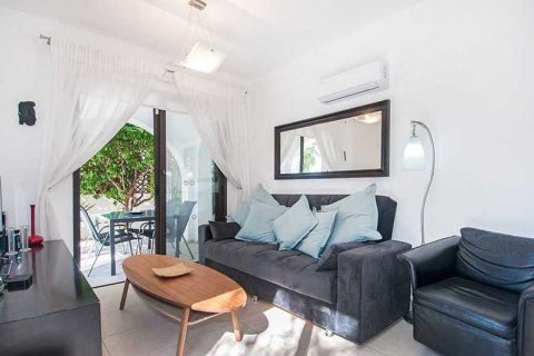 2 bedrooms Villa in Paphos, Cyprus No. 30424 16