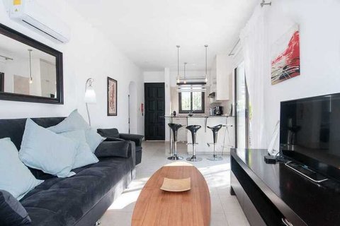 2 bedrooms Villa in Paphos, Cyprus No. 30424 5