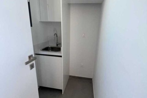 4 bedrooms House in Agios Athanasios, Cyprus No. 31086 7