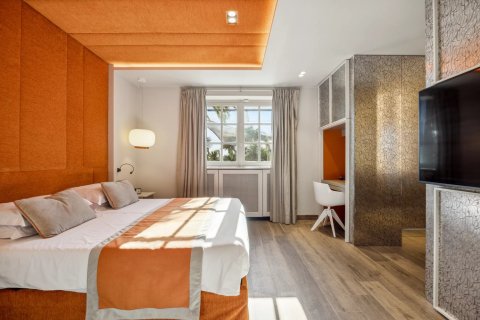 3 bedrooms Villa in La Colle-sur-Loup, France No. 71813 8