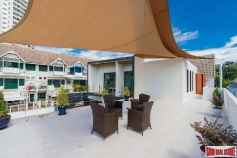 251m² Villa en Hua Hin, Thailand No. 96222 16