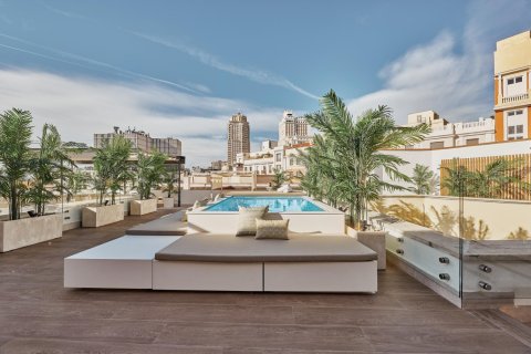 4 chambres Appartement à Madrid, Spain No. 126117