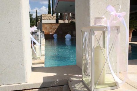 5 bedrooms Villa in Tala, Cyprus No. 84401 8