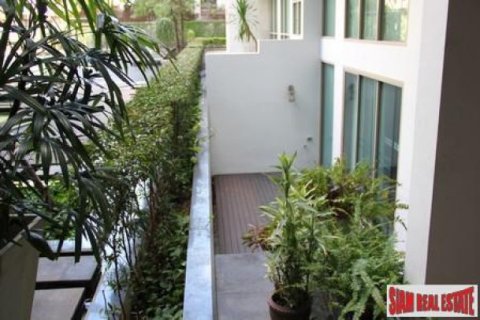 4 bedrooms Apartment in Bangkok, Thailand No. 95785 3