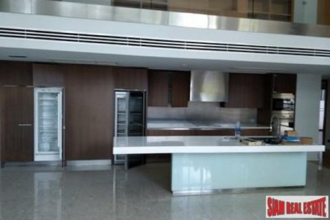 4 bedrooms Apartment in Bangkok, Thailand No. 95785 9