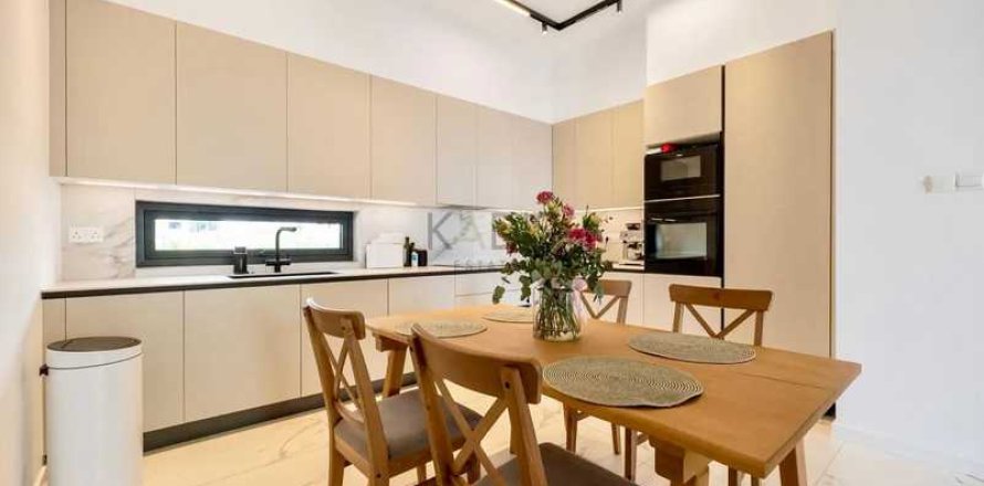 3 bedrooms Apartment in Agios Athanasios, Cyprus No. 102574