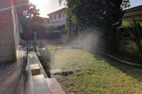 4 bedrooms House in Aradippou, Cyprus No. 40206 3