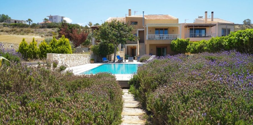 4 dormitorios Villa en Nea Alikarnassos, Greece No. 109514