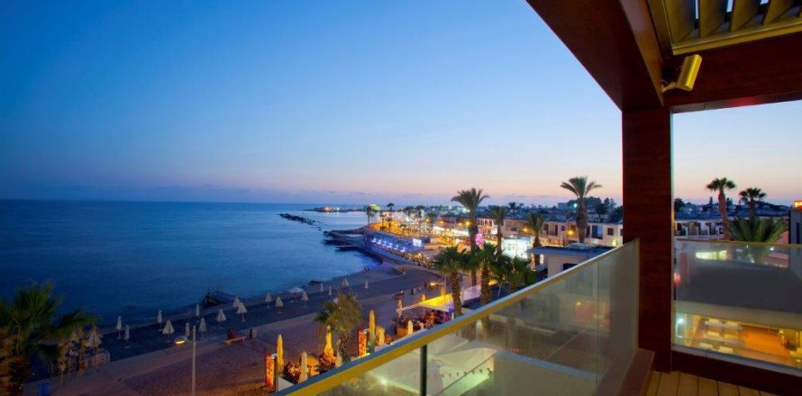 5 chambres Appartement à Paphos, Cyprus No. 84036