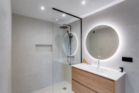 3 bedrooms Apartment in Cagnes-sur-Mer, France No. 100239 9