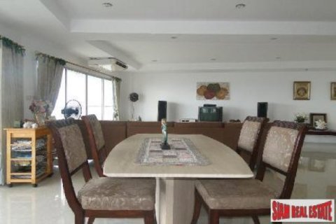3 bedrooms Apartment in Hua Hin, Thailand No. 95679 2