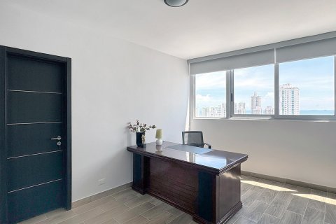 3 bedrooms Apartment in Panama City, Panama No. 109783 3