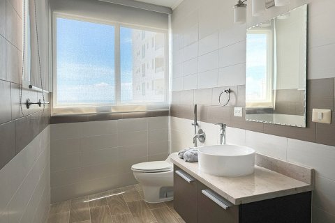 3 bedrooms Apartment in Panama City, Panama No. 109783 5