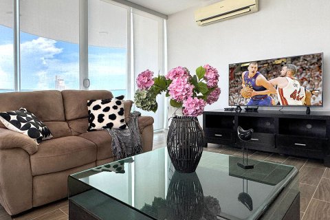 3 bedrooms Apartment in Panama City, Panama No. 109783 7