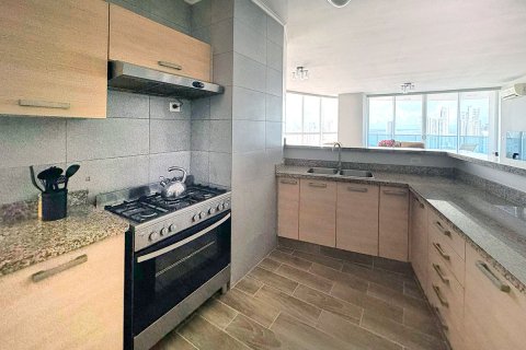 3 bedrooms Apartment in Panama City, Panama No. 109783 9
