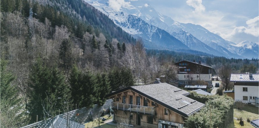 5 bedrooms House in Chamonix-Mont-Blanc, France No. 99480