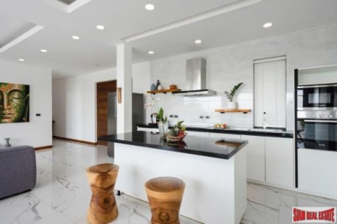 4 bedrooms Villa in Ko Samui, Thailand No. 97104 8