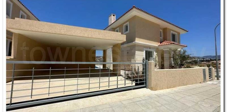 5 bedrooms Villa in Agios Tychonas, Cyprus No. 78013