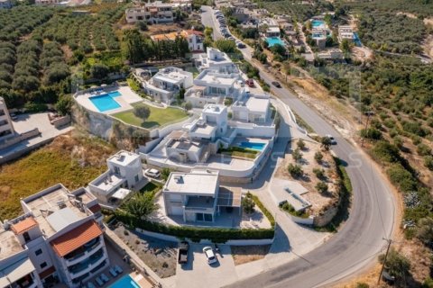 3 bedrooms Villa in Crete, Greece No. 73969 18