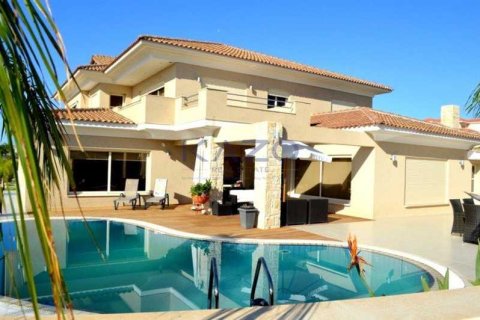 6 dormitorios House en Agios Athanasios, Cyprus No. 100549 1
