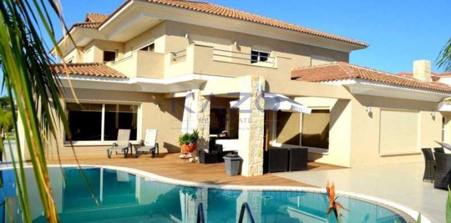 6 dormitorios House en Agios Athanasios, Cyprus No. 100549