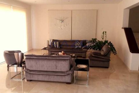 6 dormitorios House en Agios Athanasios, Cyprus No. 100549 9