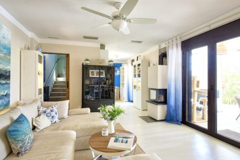 3 bedrooms Villa in Chania, Greece No. 71501 4