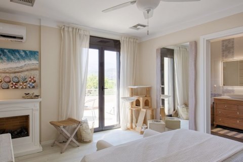 3 bedrooms Villa in Chania, Greece No. 71501 12