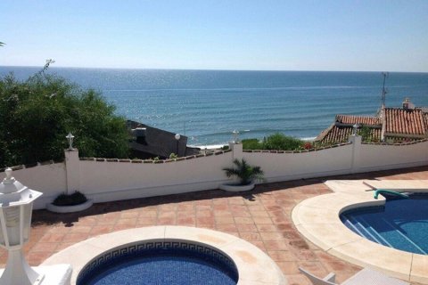 5 bedrooms House in Marbella, Spain No. 25265