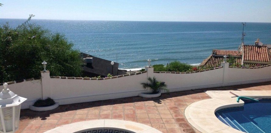 Недвижимость с 5 спальнями в Tan Xuan, Вьетнам №25265