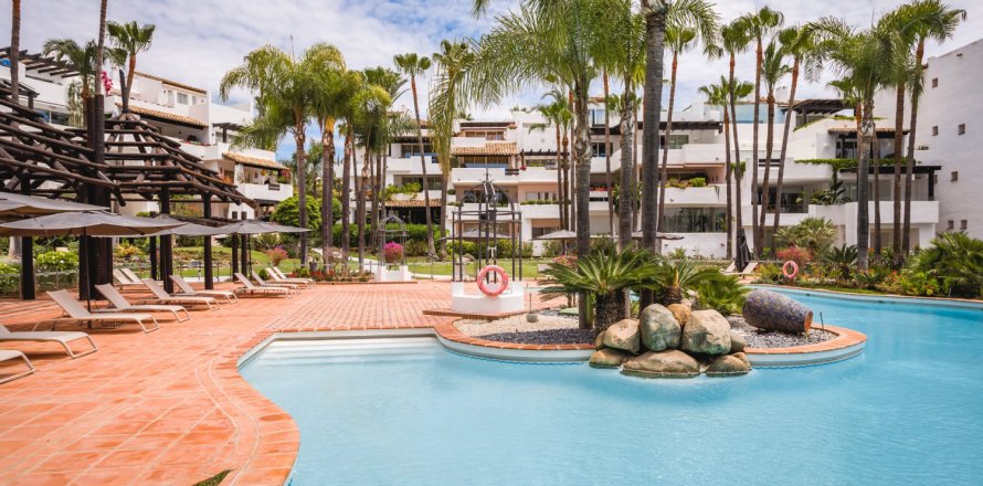 3 dormitorios Apartment en Marbella, Spain No. 111189