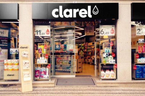 450m² Commercial property à Barcelona, Spain No. 124330