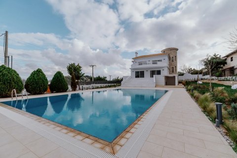 7 bedrooms Villa in Kalyvia Thorikou, Greece No. 107938 1