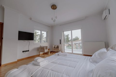 7 bedrooms Villa in Kalyvia Thorikou, Greece No. 107938 5