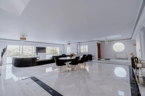 7 bedrooms Villa in Kalyvia Thorikou, Greece No. 107938 2