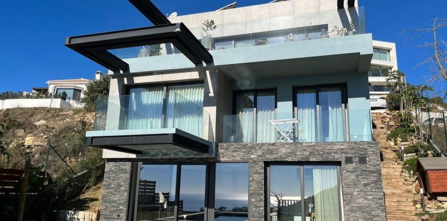 5 bedrooms Villa in La Da, Vietnam No. 27491