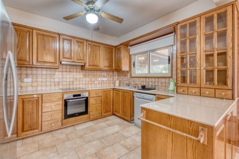 4 bedrooms Villa in Aradippou, Cyprus No. 36761 7