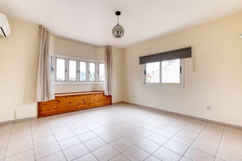 4 bedrooms Villa in Aradippou, Cyprus No. 36761 13