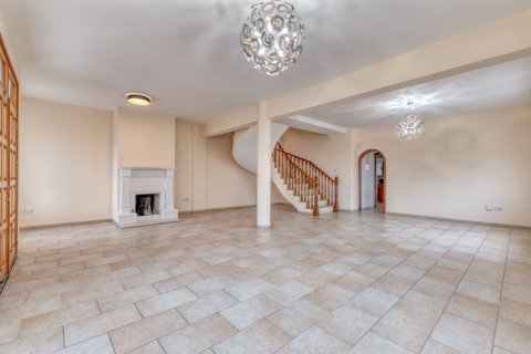 4 bedrooms Villa in Aradippou, Cyprus No. 36761 4