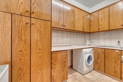 4 bedrooms Villa in Aradippou, Cyprus No. 36761 9