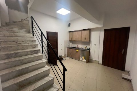 194m² Commercial property in Evosmos, Greece No. 108162 7