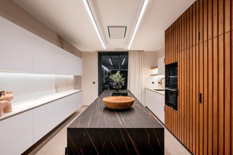 4 bedrooms Villa in Duc Hoa Thuong, Vietnam No. 83819 9