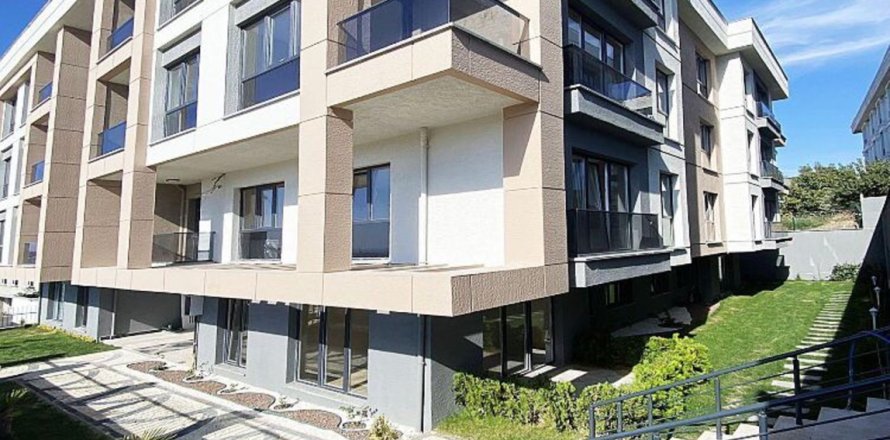 4 bedrooms Apartment in Istanbul, Turkey No. 114294