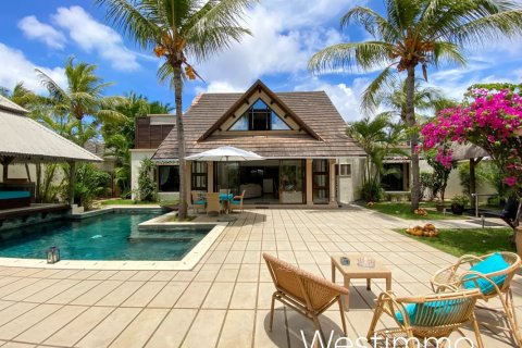 3 bedrooms Villa in Grand Baie, Mauritius No. 110221 4