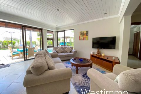 3 bedrooms Villa in Grand Baie, Mauritius No. 110221 9