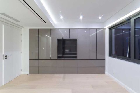 3 bedrooms Apartment in Limassol, Cyprus No. 34479 13