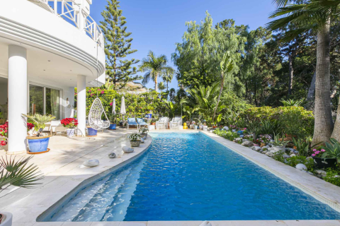 4 bedrooms Villa in Marbella, Spain No. 109854